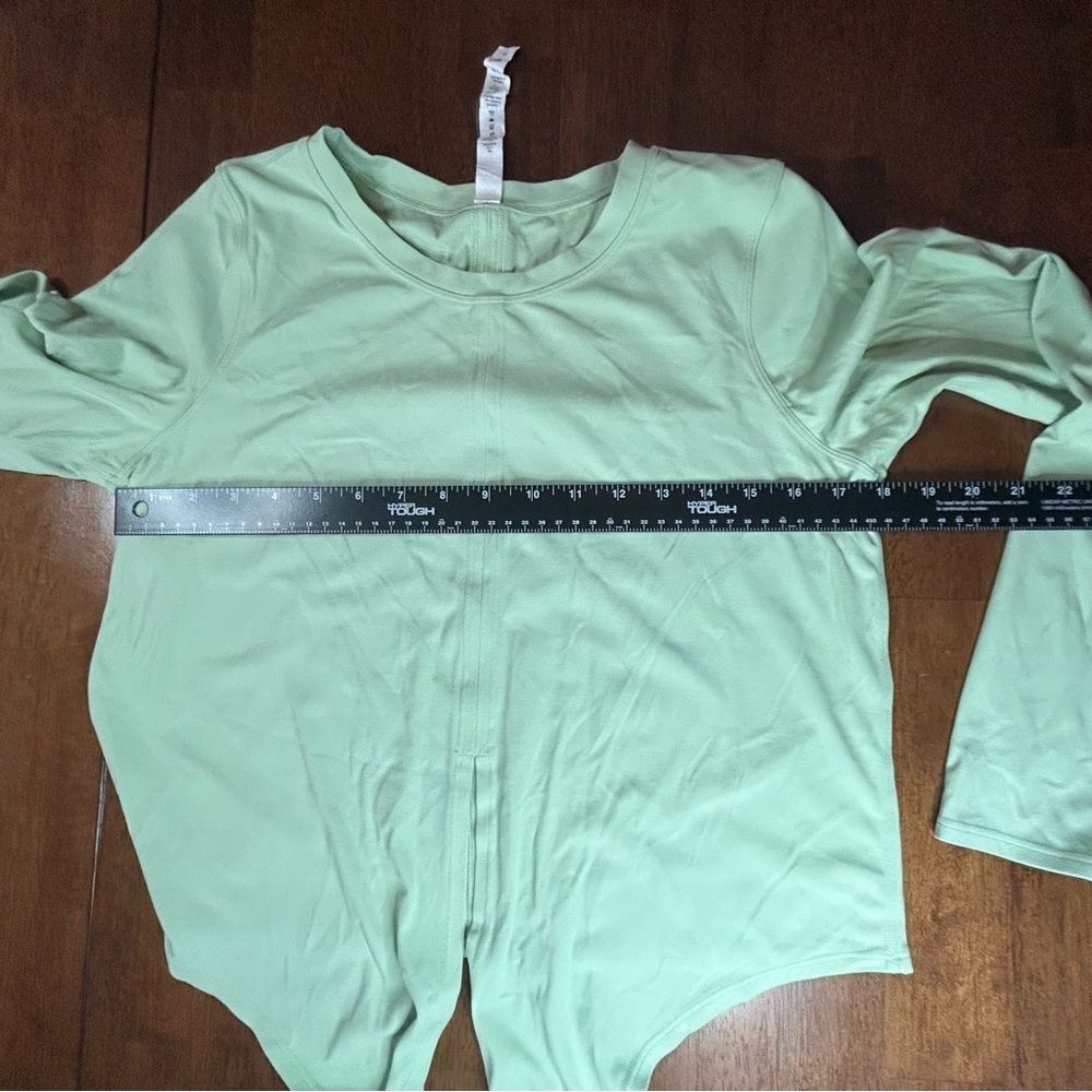 Lululemon Top Shirt Time to Restore Long Sleeve Nulu
Creamy Mint Size Yoga - Picture 4 of 6